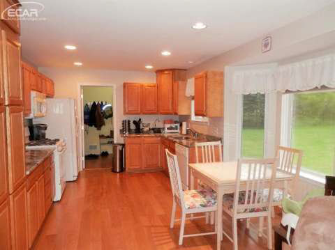 1522 Bone Road Fenton, MI 48430 - Photo 3 of 15 20437962-2.JPG