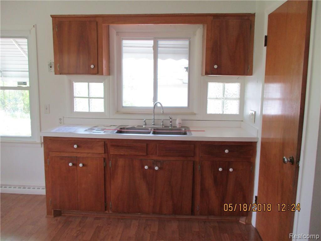 7526 Coldwater Road Flushing, MI 48433 - Photo 19 of 32