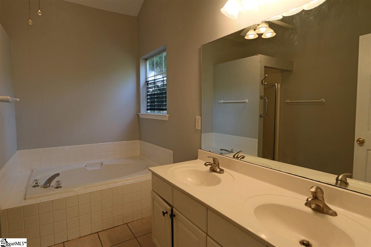 24 Summer Hill Road Simpsonville, SC 29681 - Photo 9 of 21 Gallery Image 9
