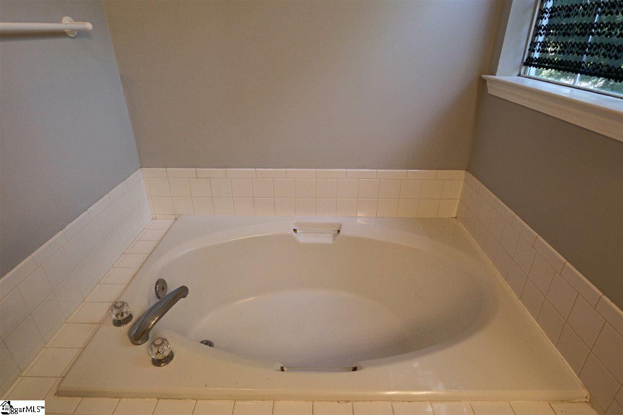 24 Summer Hill Road Simpsonville, SC 29681 - Photo 10 of 21 Gallery Image 10