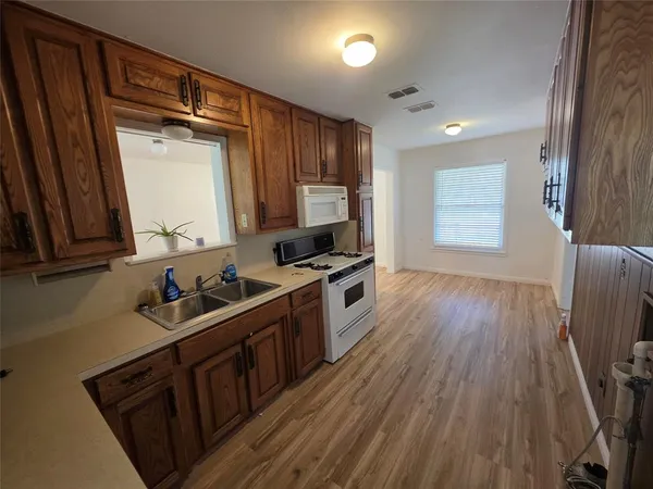 $1,750 | 308 Inez Street, Roanoke, TX 76262