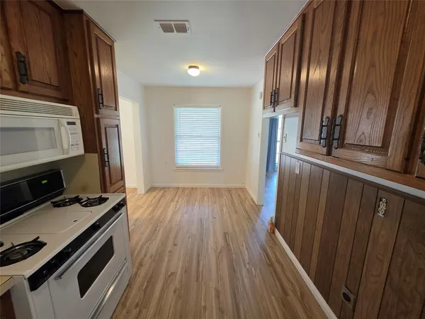 $1,750 | 308 Inez Street, Roanoke, TX 76262