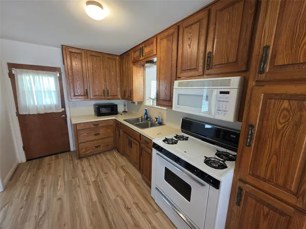 $1,750 | 308 Inez Street, Roanoke, TX 76262