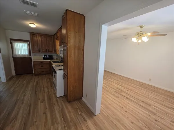 $1,750 | 308 Inez Street, Roanoke, TX 76262