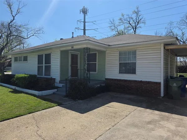 $1,750 | 308 Inez Street, Roanoke, TX 76262