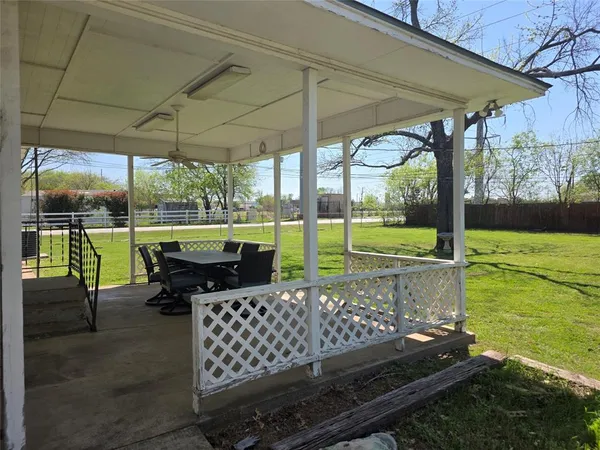 $1,750 | 308 Inez Street, Roanoke, TX 76262