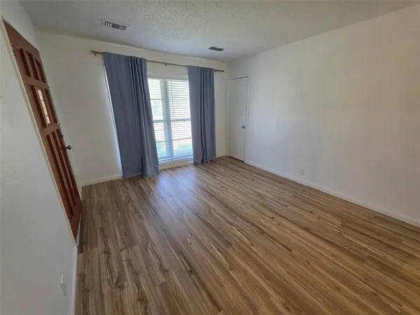 $1,750 | 308 Inez Street, Roanoke, TX 76262