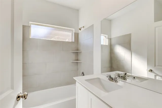 $2,295 | 173 Cibolo Crk Drive, Bastrop, TX 78602