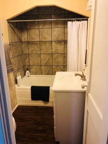 2020 Union Street Columbus, IN 47201 - Photo 10 of 11 Gallery Image 10