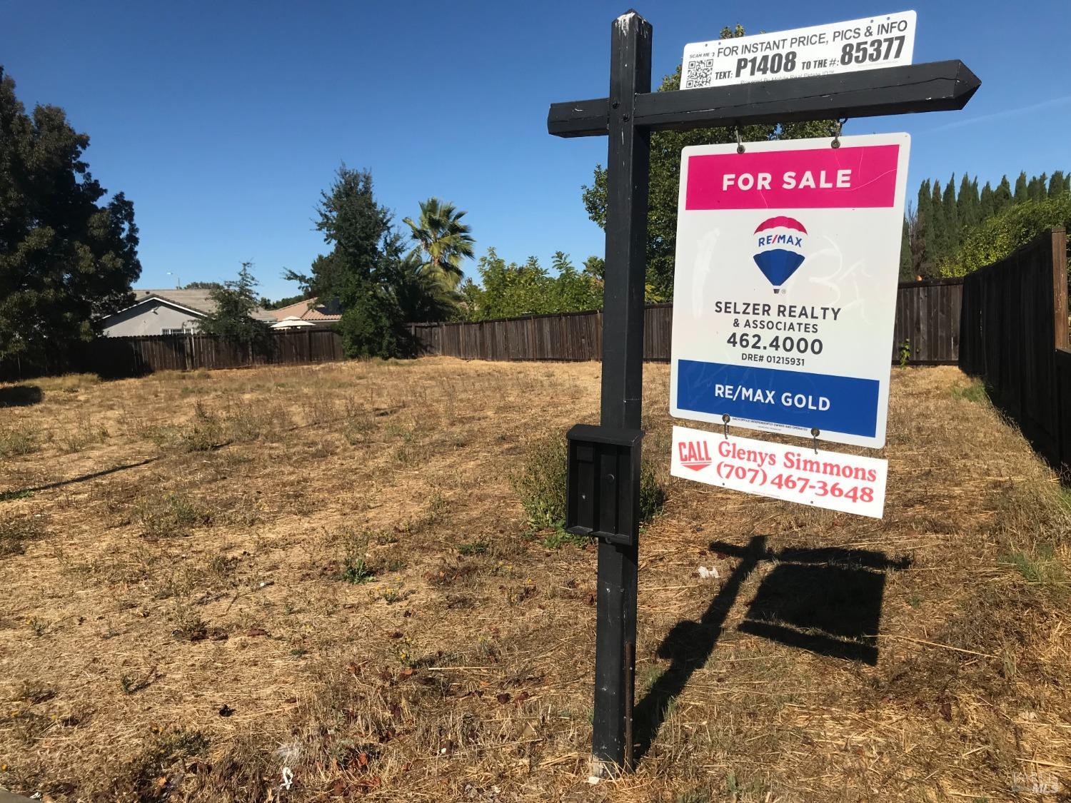 a sign that is on the side of a building