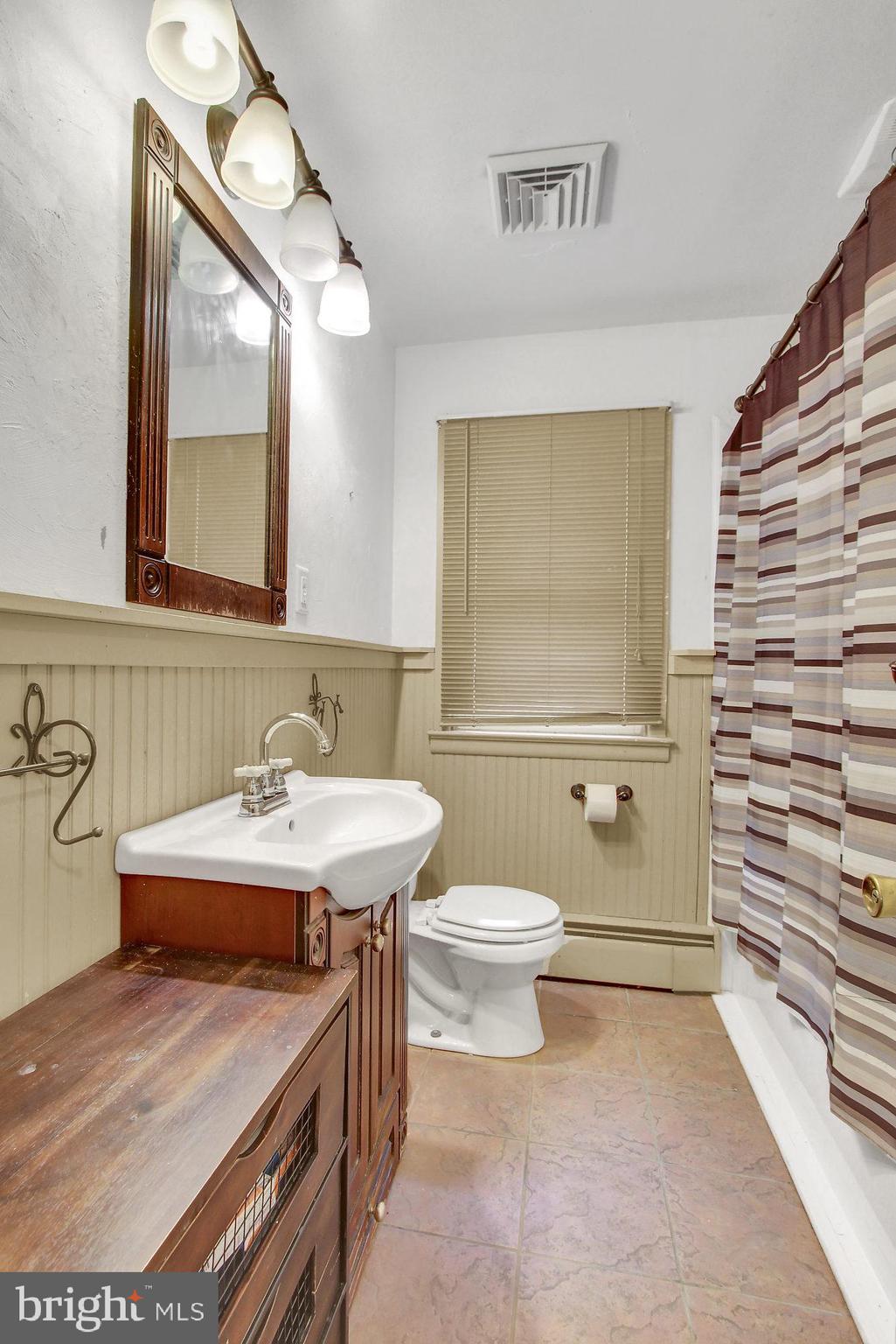165 Scott Road York, PA 17403 - Photo 15 of 25 Gallery Image 15