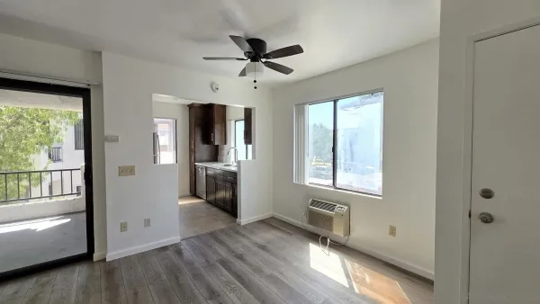 $2,700 | 8451 Westmore Road, Unit 112, San Diego, CA 92126