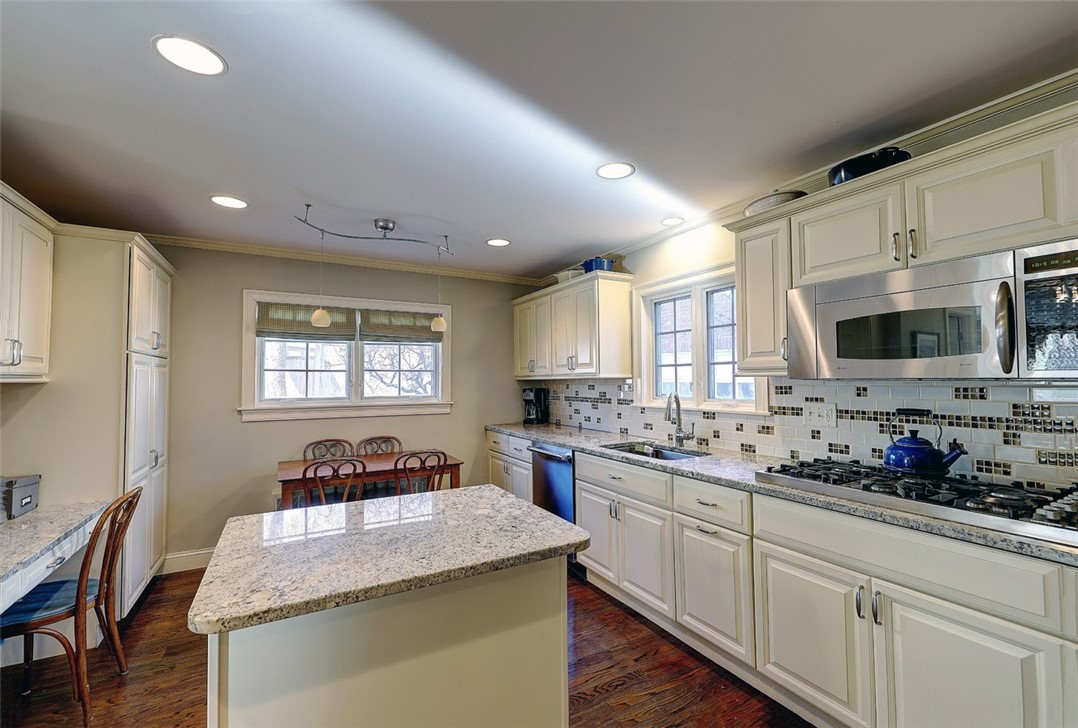 14 Westford Road Providence, RI 02906 - Photo 15 of 50 Gallery Image 15