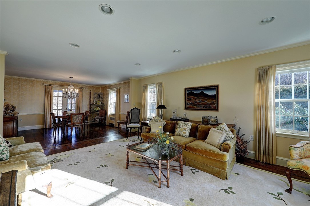 14 Westford Road Providence, RI 02906 - Photo 5 of 50 Gallery Image 5