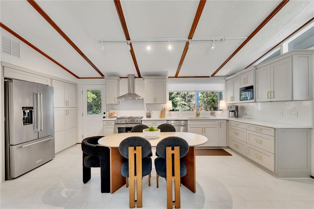 111 Robinhood Drive Woodstock, GA 30188 - Photo 8 of 29