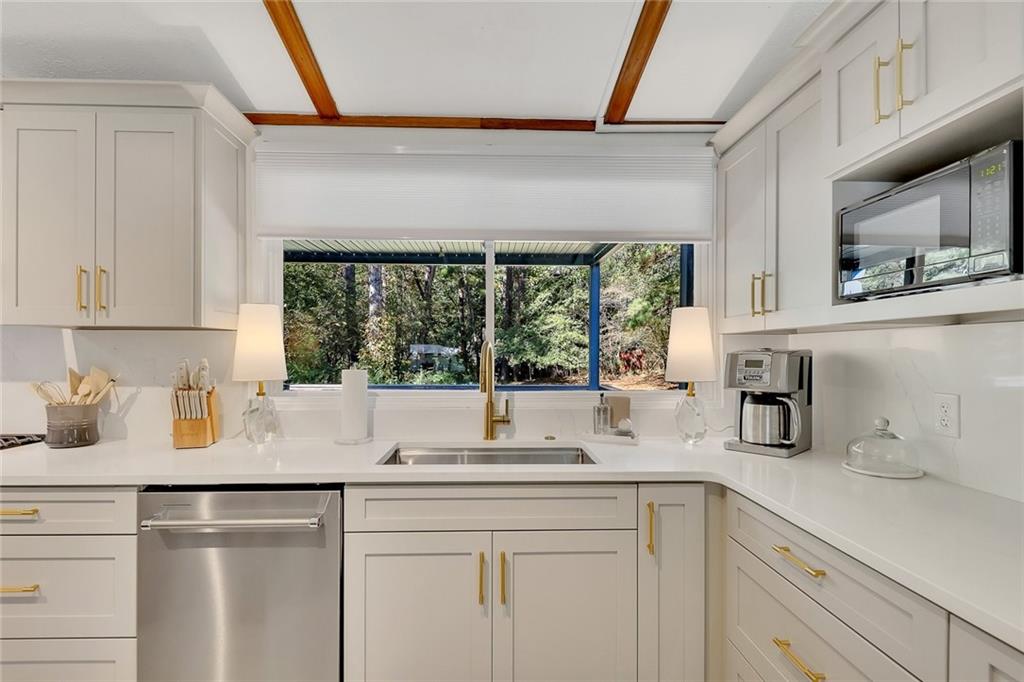 111 Robinhood Drive Woodstock, GA 30188 - Photo 10 of 29