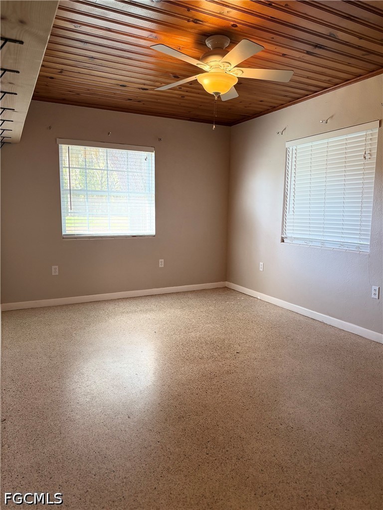 48 Harbor Circle Astatula, FL 34705 - Photo 17 of 22