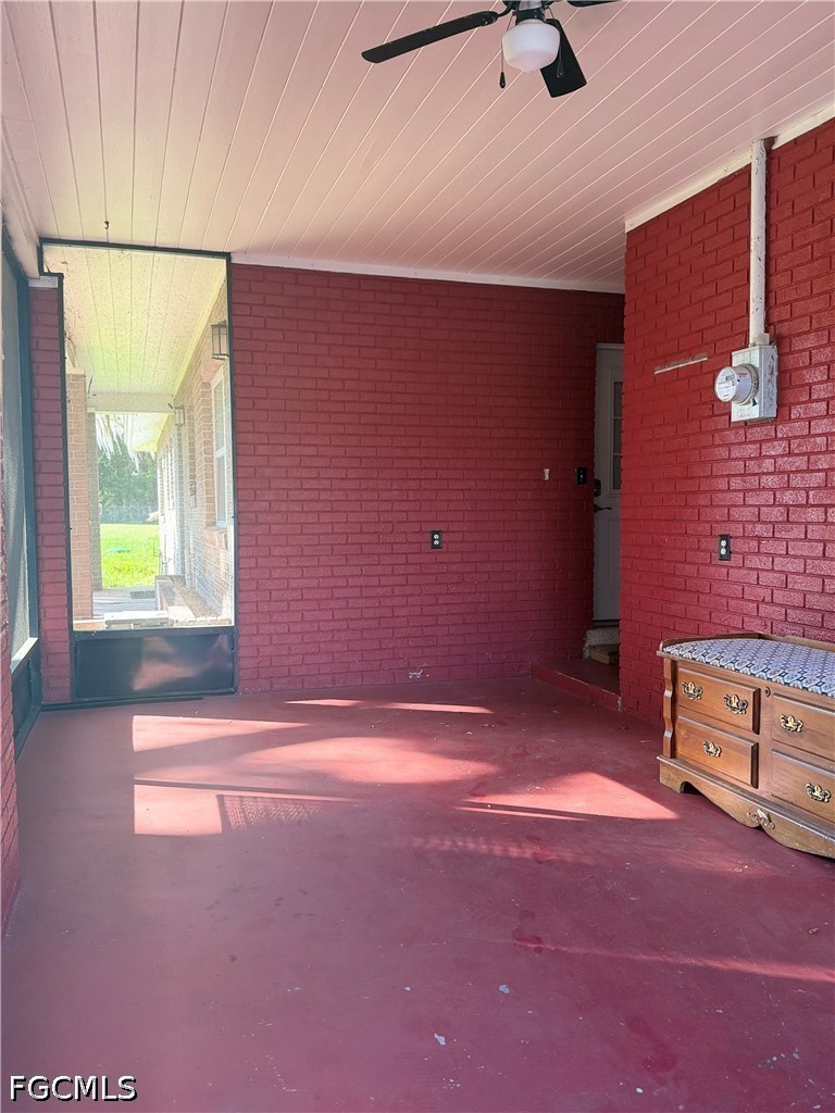 48 Harbor Circle Astatula, FL 34705 - Photo 3 of 22