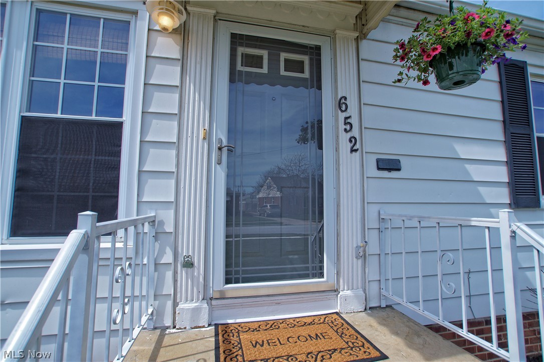 652 Pendley Road Willowick, OH 44095 - Photo 2 of 26