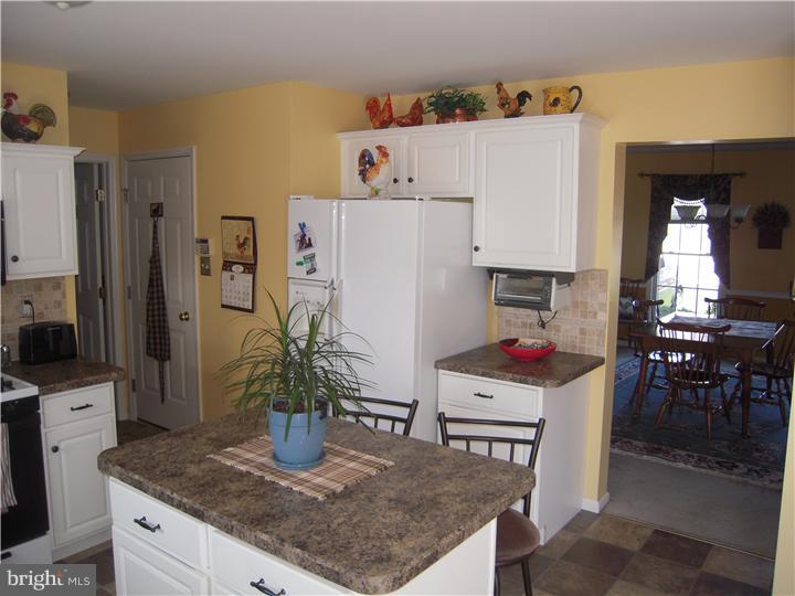 1112 Pepper Ridge Drive Reading, PA 19606 - Photo 5 of 18 Gallery Image 5