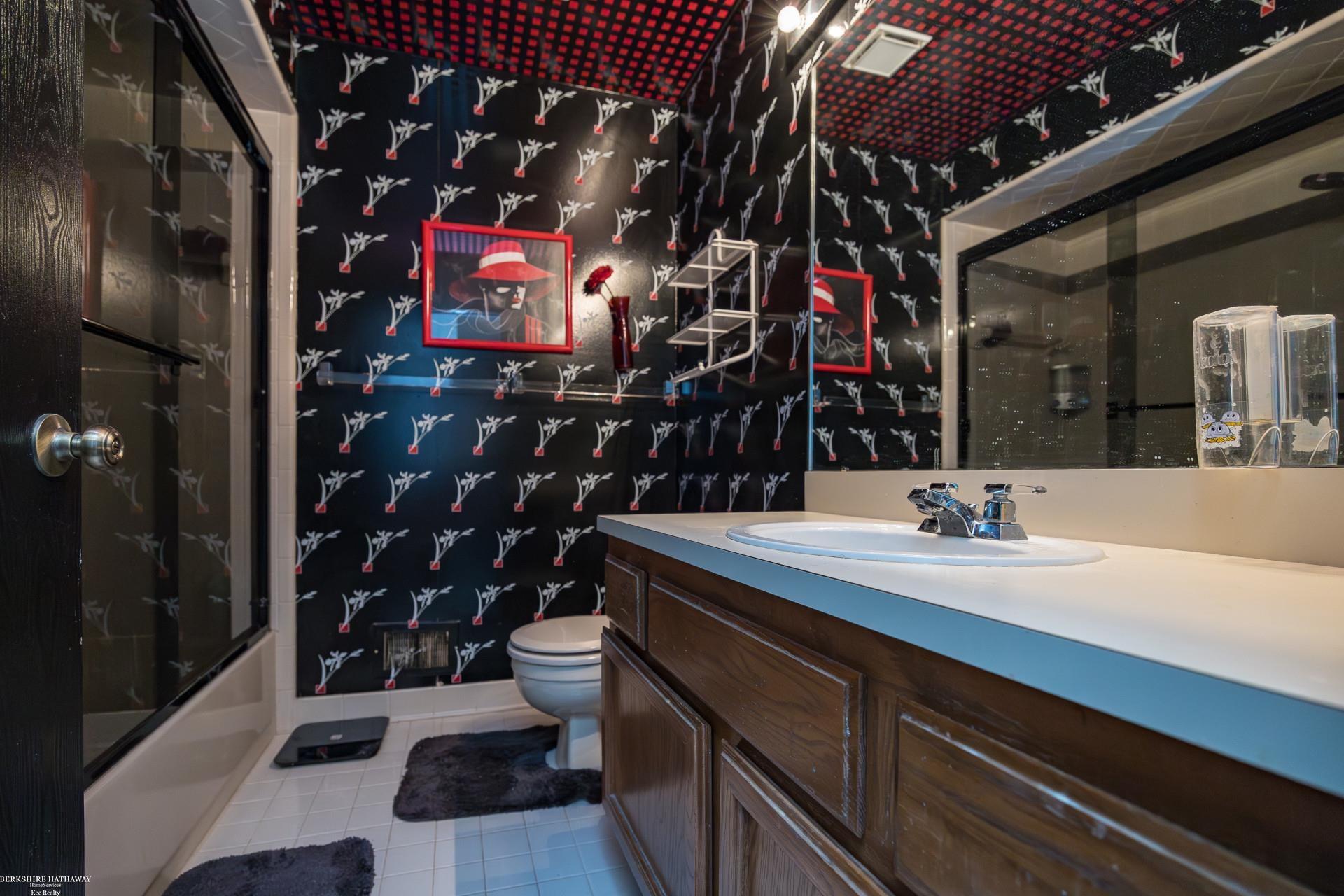 314 Meadow Bridge Drive Rochester Hills, MI 48307 - Photo 16 of 18