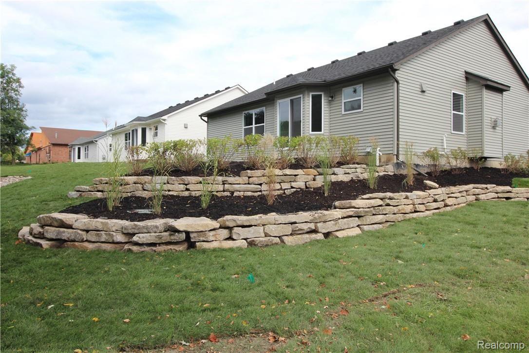 18363 Farmington Road Livonia, MI 48152 - Photo 13 of 16 IMG_7853.JPG