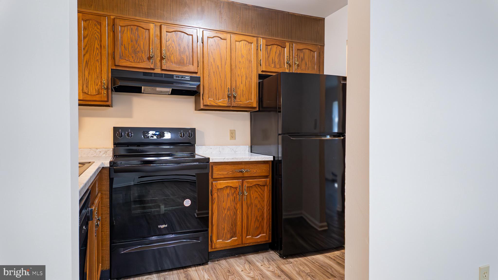 664 South Cedar Street Lititz, PA 17543 - Photo 4 of 15