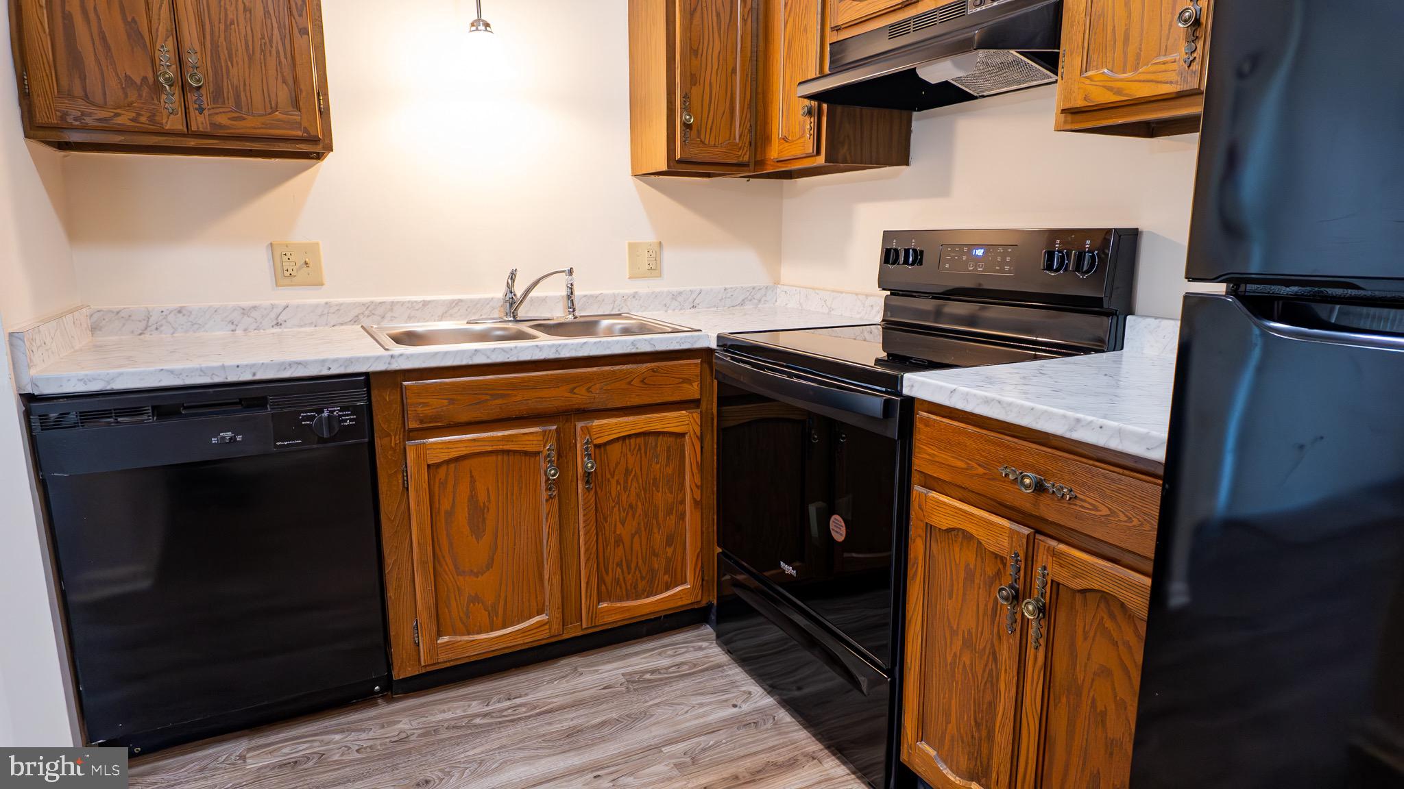 664 South Cedar Street Lititz, PA 17543 - Photo 5 of 15