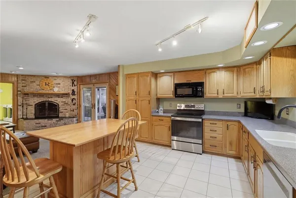 $370,000 | 916 Burning Tree Court, Elizabeth Township, PA 15135