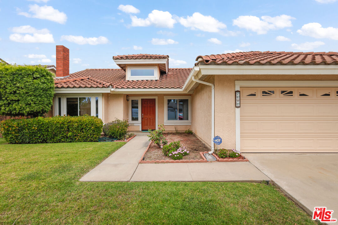 2601 Lilac Walk Oxnard, CA 93030 - Photo 1 of 35 Gallery Image 1