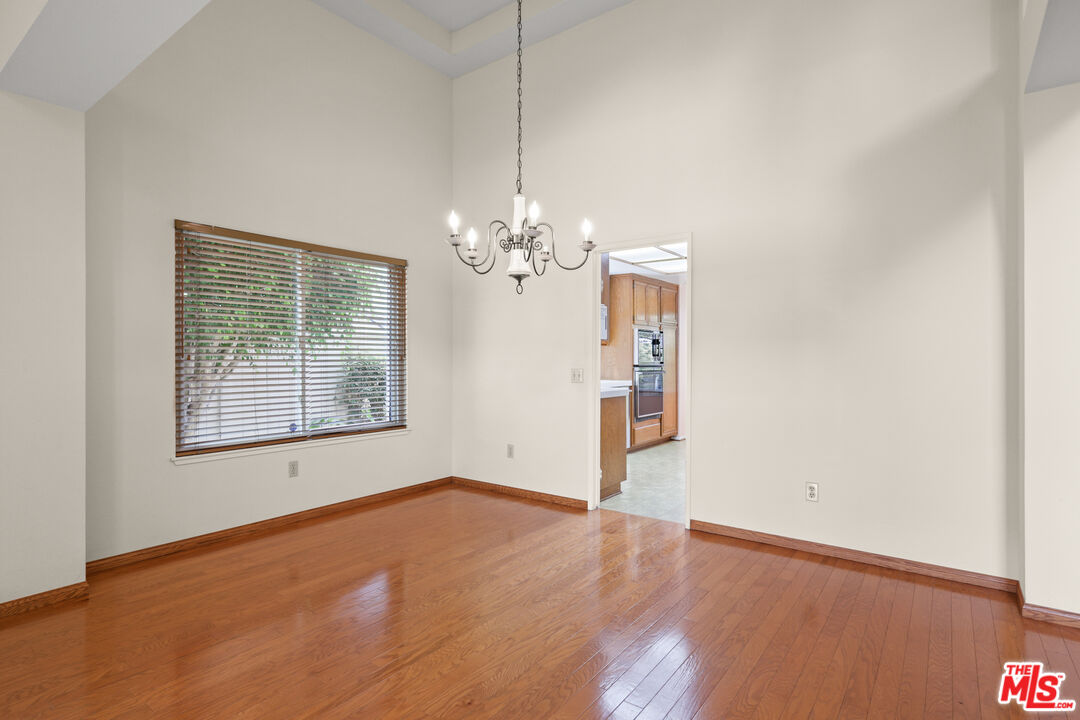 2601 Lilac Walk Oxnard, CA 93030 - Photo 11 of 35 Gallery Image 11