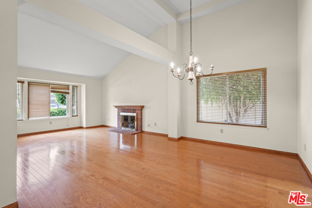 2601 Lilac Walk Oxnard, CA 93030 - Photo 12 of 35 Gallery Image 12