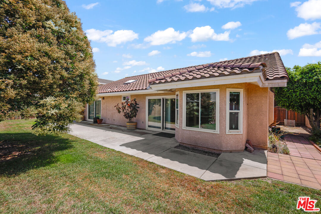 2601 Lilac Walk Oxnard, CA 93030 - Photo 31 of 35 Gallery Image 31