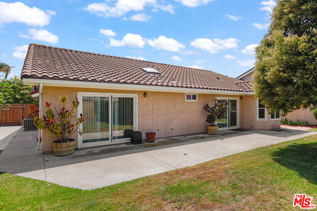 2601 Lilac Walk Oxnard, CA 93030 - Photo 32 of 35 Gallery Image 32