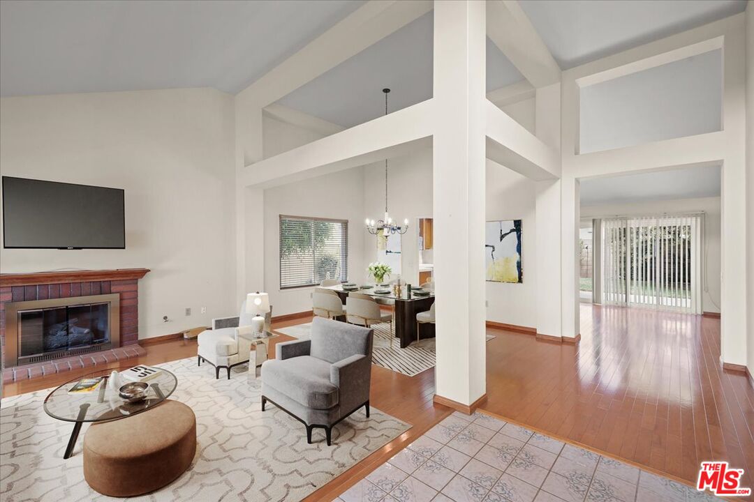 2601 Lilac Walk Oxnard, CA 93030 - Photo 4 of 35 Gallery Image 4