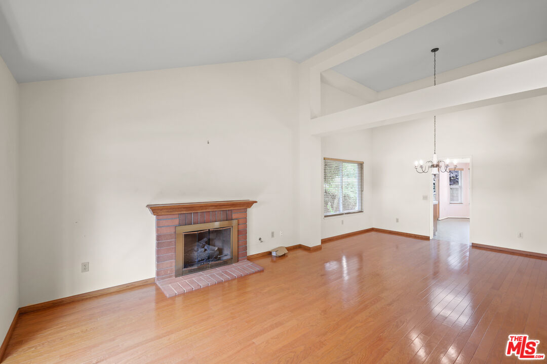 2601 Lilac Walk Oxnard, CA 93030 - Photo 6 of 35 Gallery Image 6