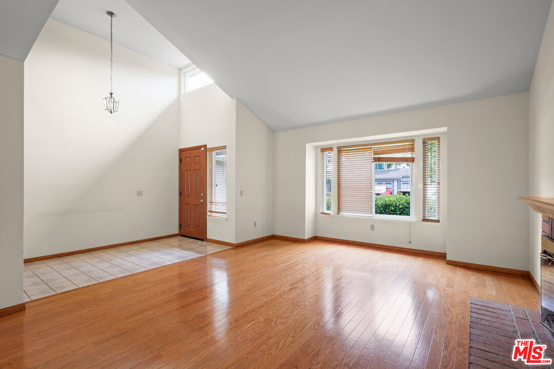 2601 Lilac Walk Oxnard, CA 93030 - Photo 8 of 35 Gallery Image 8