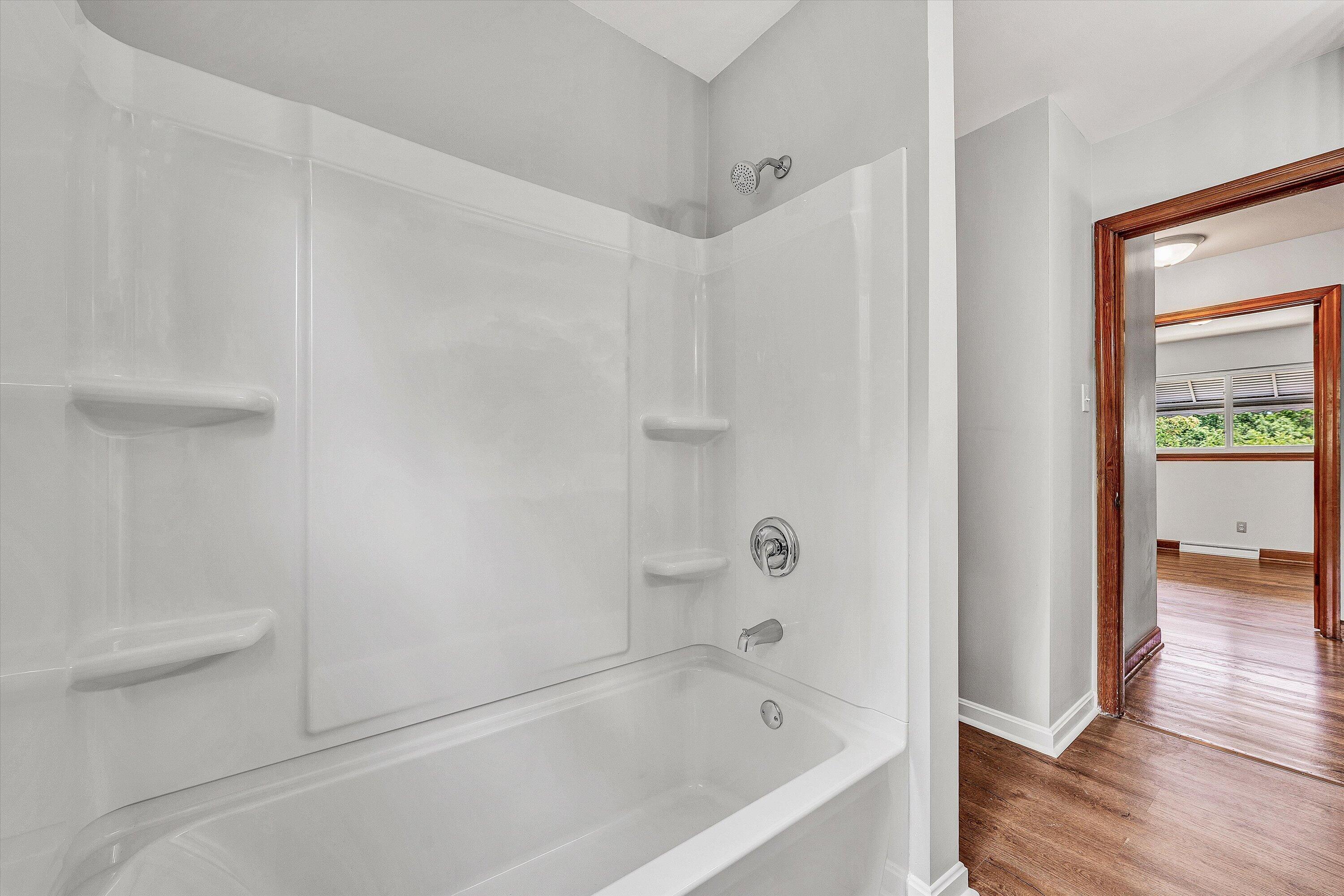 6066 Thornrose Road Roanoke, VA 24012 - Photo 17 of 32 17-DSC04030