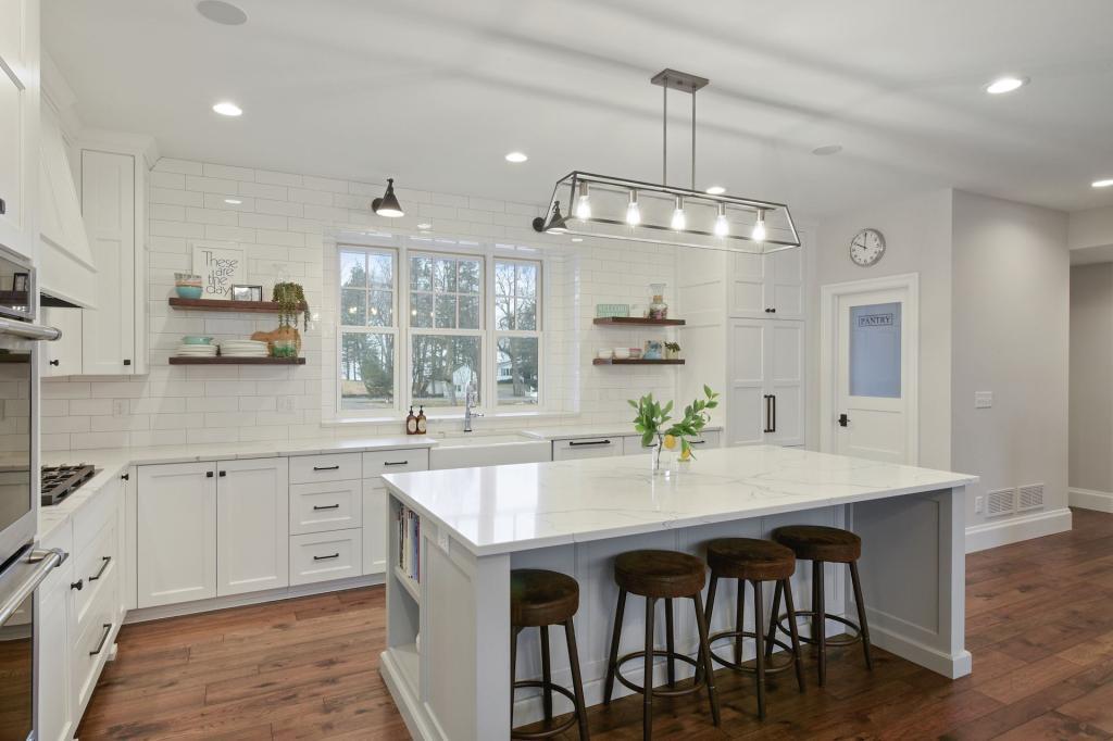 91 Wildhurst Road Tonka Bay, MN 55331 - Photo 9 of 50