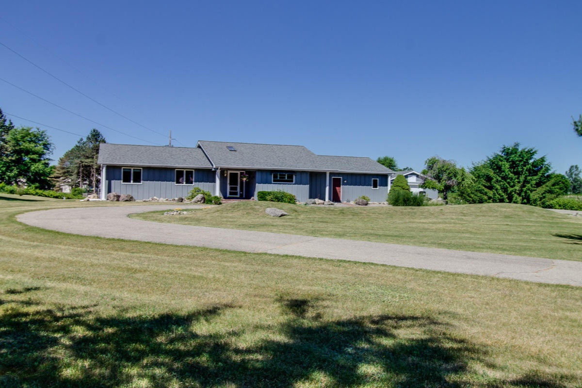 17511 10 Mile Road Battle Creek, MI 49014 - Photo 1 of 25 002-MLS