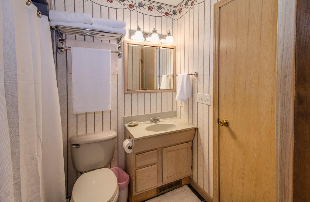 17511 10 Mile Road Battle Creek, MI 49014 - Photo 11 of 25 021-MLS