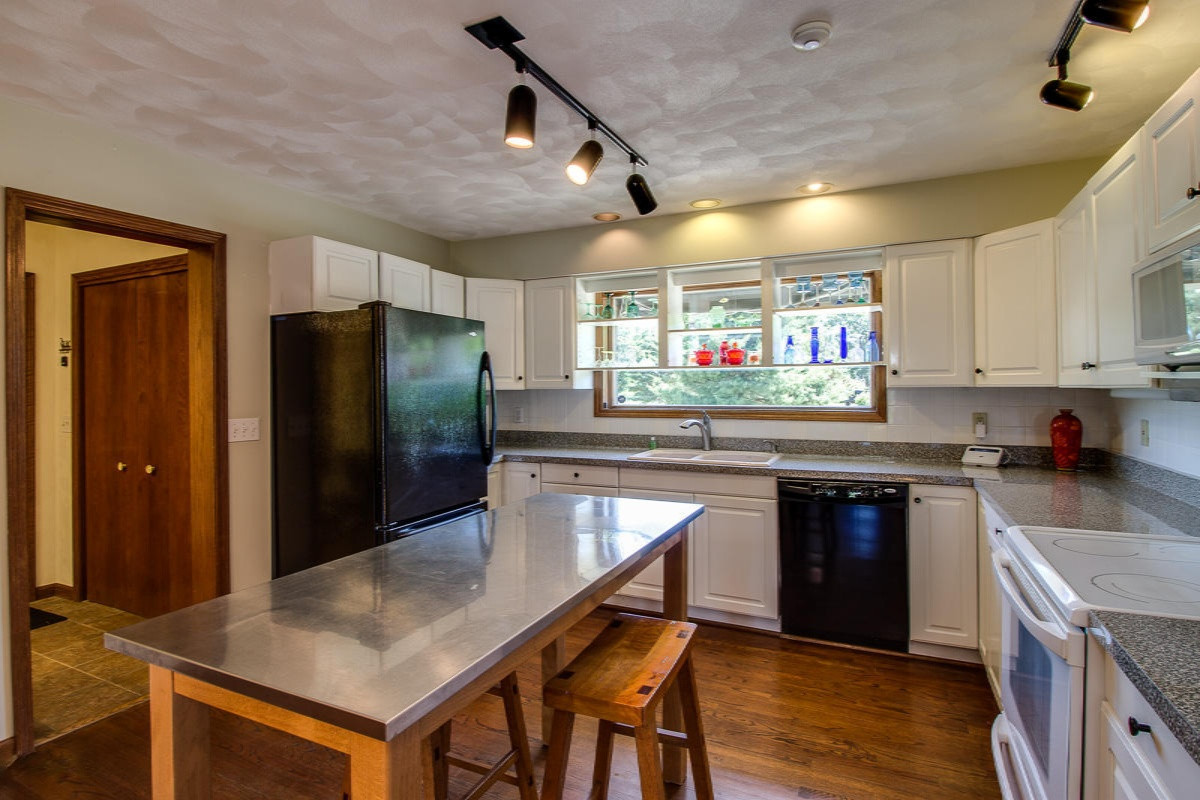 17511 10 Mile Road Battle Creek, MI 49014 - Photo 20 of 25 033-MLS