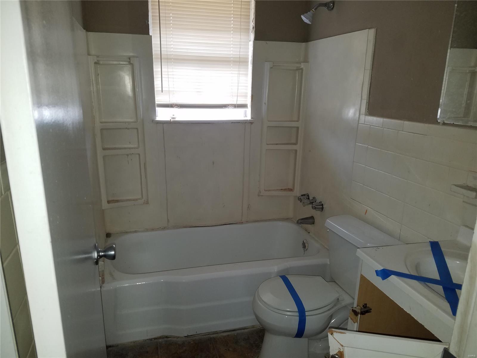 1026 Coal Bank Road St. Louis, MO 63138 - Photo 7 of 9 Gallery Image 7