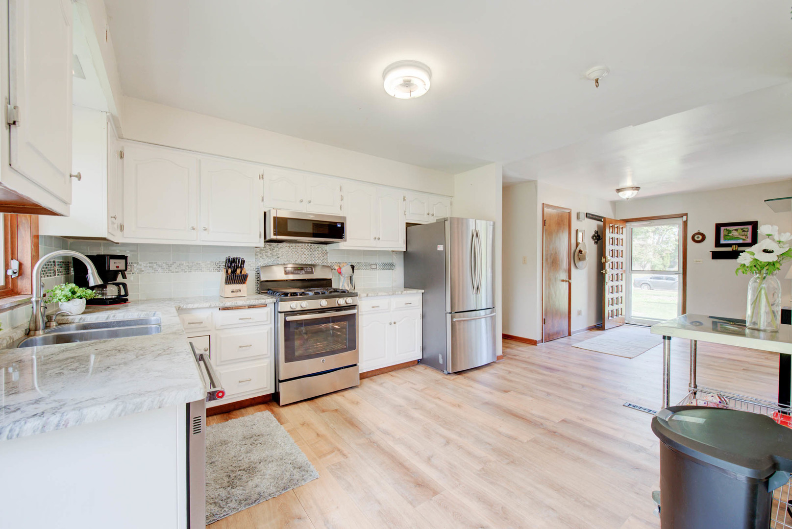 460 Deerpath Road Wood Dale, IL 60191 - Photo 5 of 36