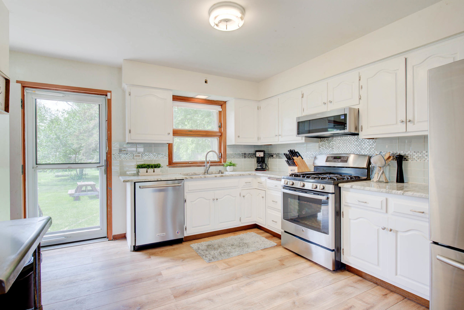 460 Deerpath Road Wood Dale, IL 60191 - Photo 6 of 36