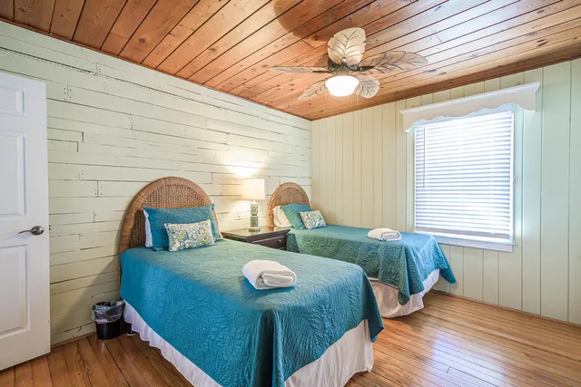 $929,000 | 405 Palmetto Boulevard, Edisto Island, SC 29438