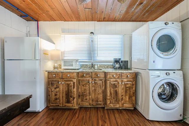 $929,000 | 405 Palmetto Boulevard, Edisto Island, SC 29438