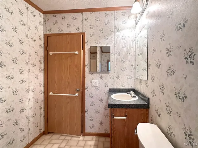 $87,500 | 355 Aspen Drive, Utica, NY 13502