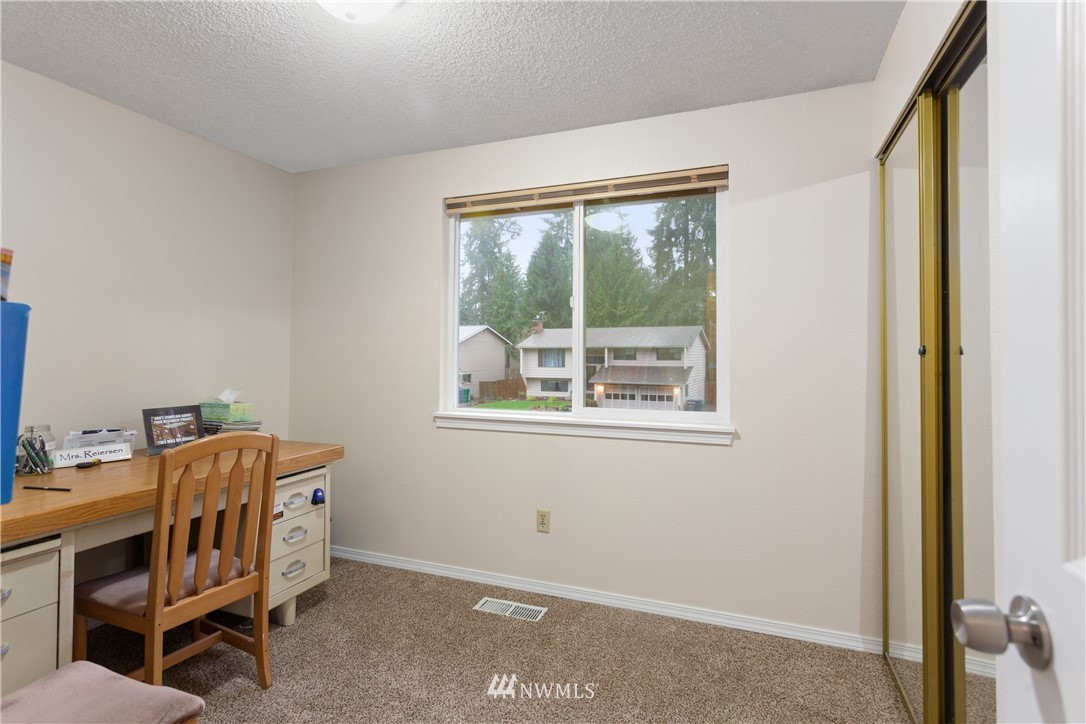 2125 172nd Place Southeast Bothell, WA 98012 - Photo 13 of 24 Gallery Image 13