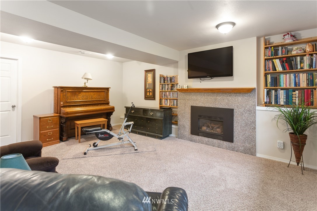 2125 172nd Place Southeast Bothell, WA 98012 - Photo 14 of 24 Gallery Image 14